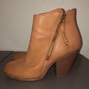 American eagle tan booties